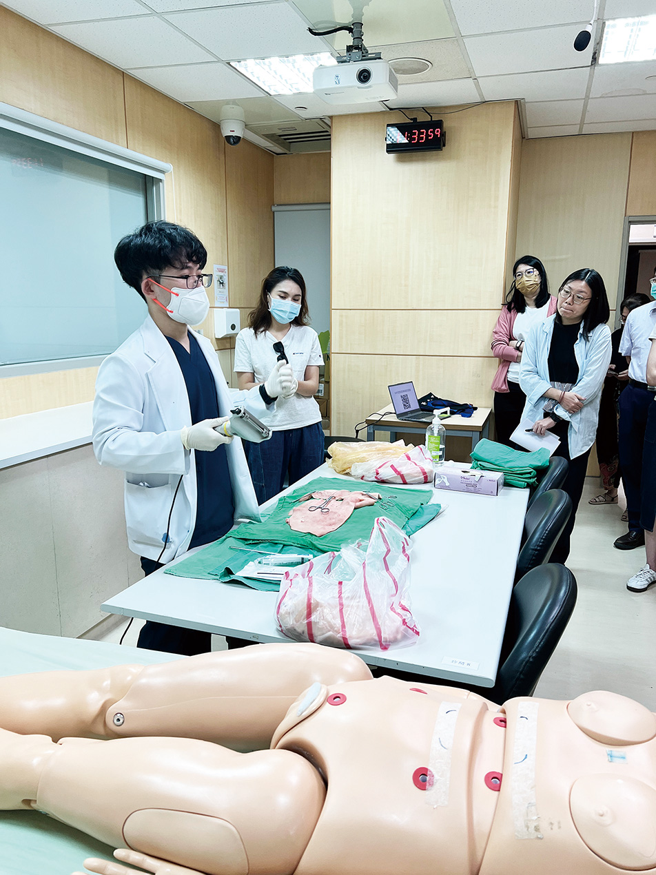 患者經過多階段重建治療恢復良好外觀並對術後成果相當滿意軍聞社提供